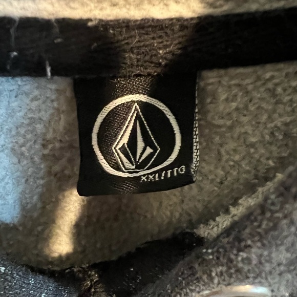 VOLCOM✨XXL Black (Heathered ) Long Sleeve Sweatshirt / Hoodie w Kangaroo Pocket - Picture 2 of 8
